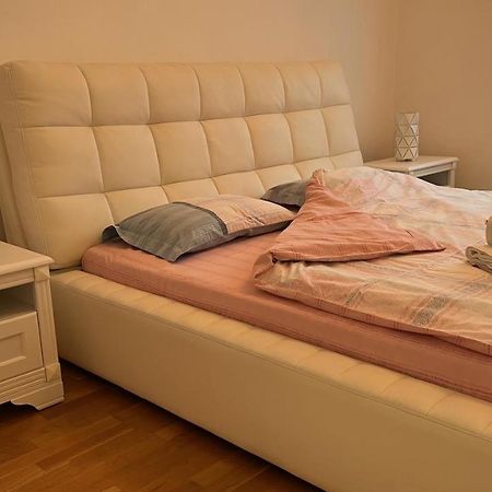 Apartman Nejra Tuzla Extérieur photo