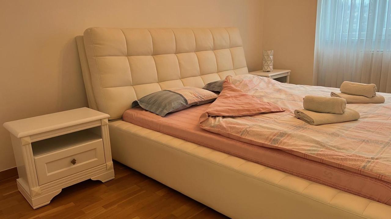 Apartman Nejra Tuzla Extérieur photo