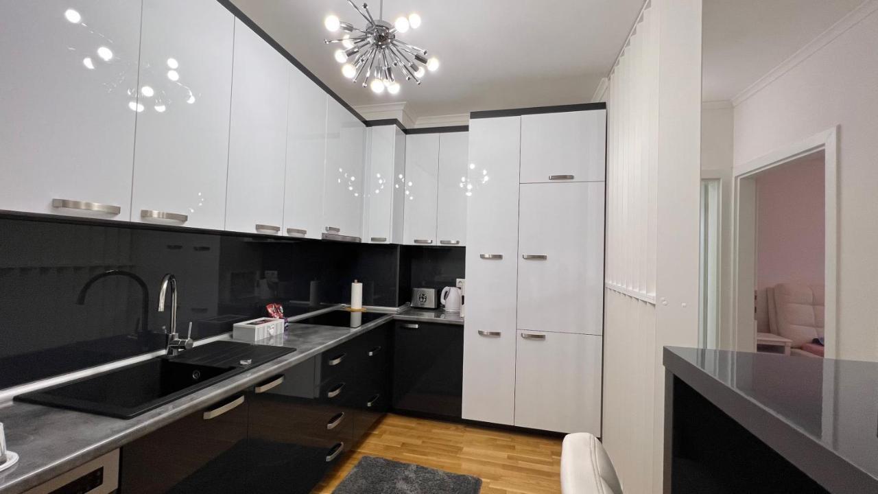 Apartman Nejra Tuzla Extérieur photo