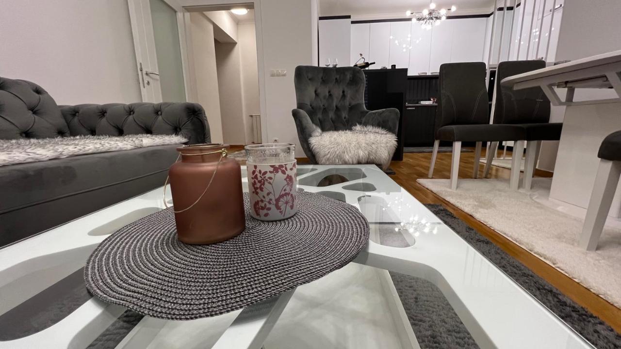 Apartman Nejra Tuzla Extérieur photo