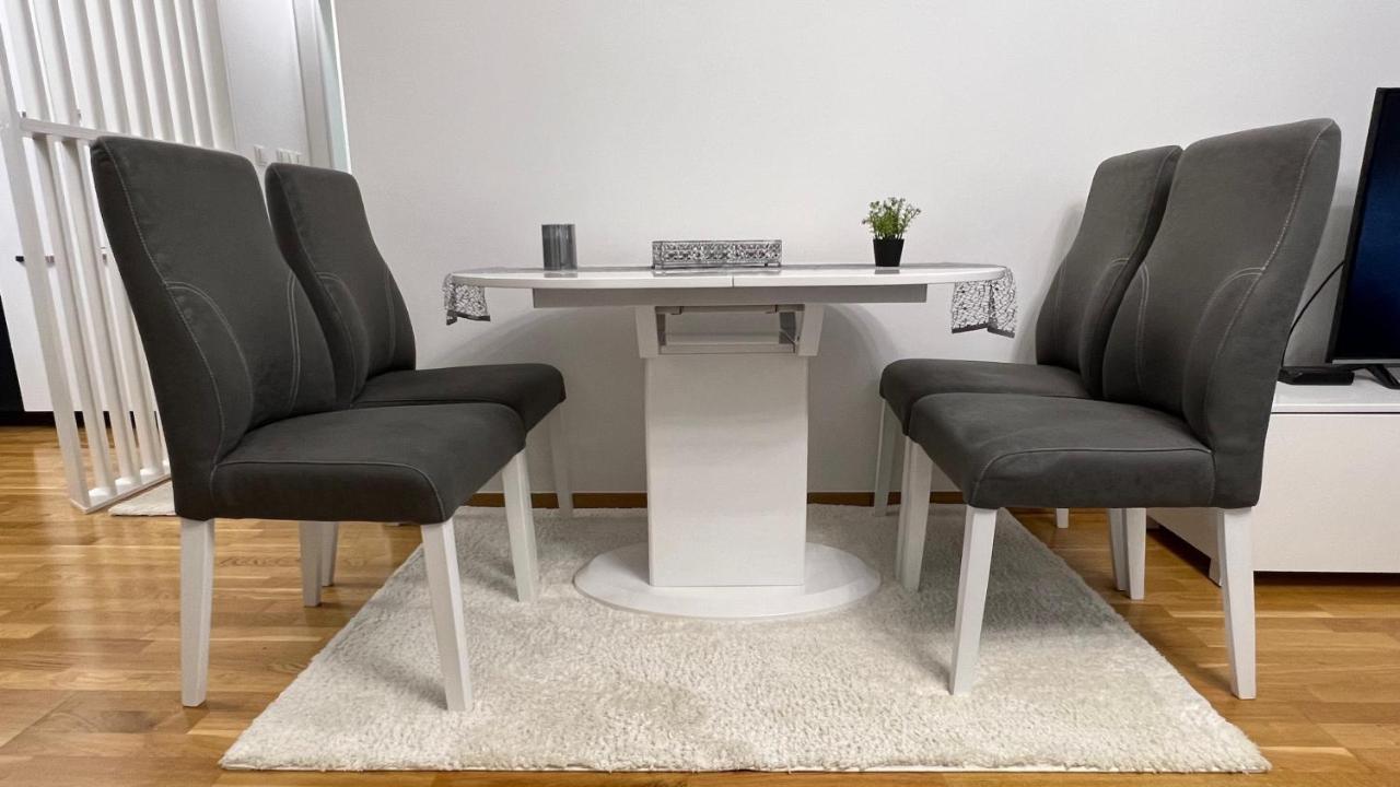 Apartman Nejra Tuzla Extérieur photo