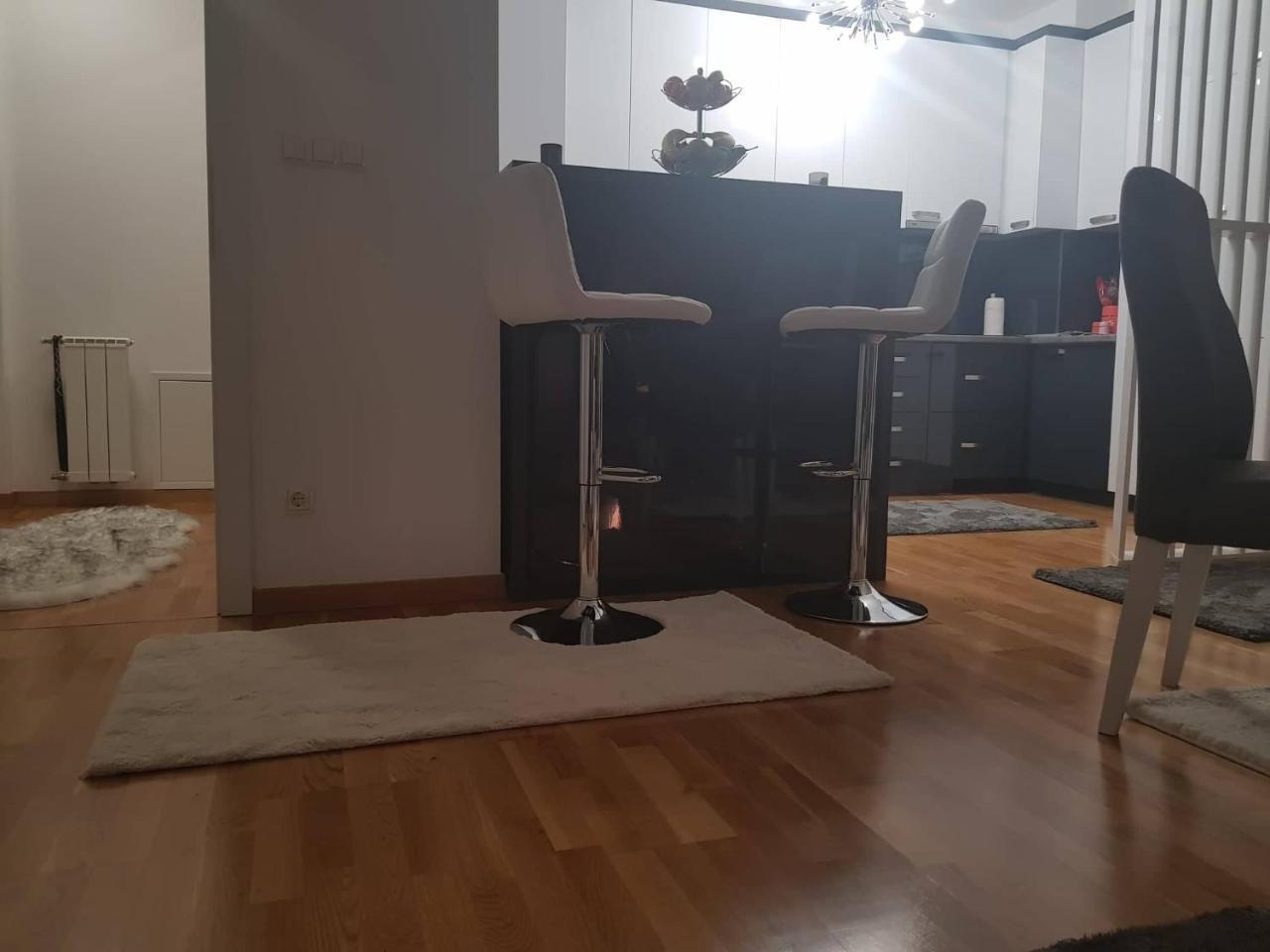 Apartman Nejra Tuzla Extérieur photo